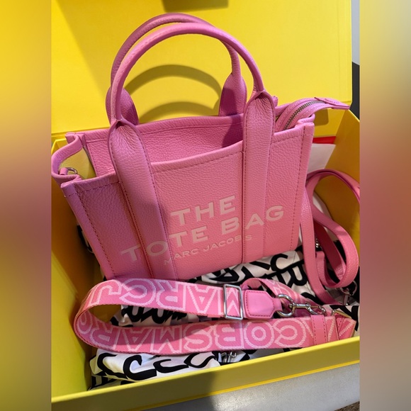 Marc Jacobs Handbags - Marc Jacobs The Tote Bag — Petal Pink Small